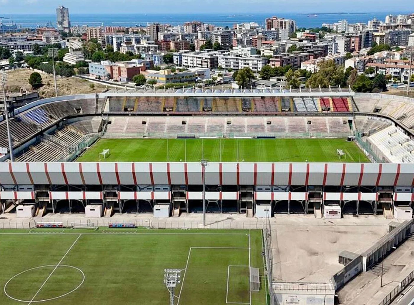 Demolizione Stadio Iacovone: proseguono i lavori a Taranto