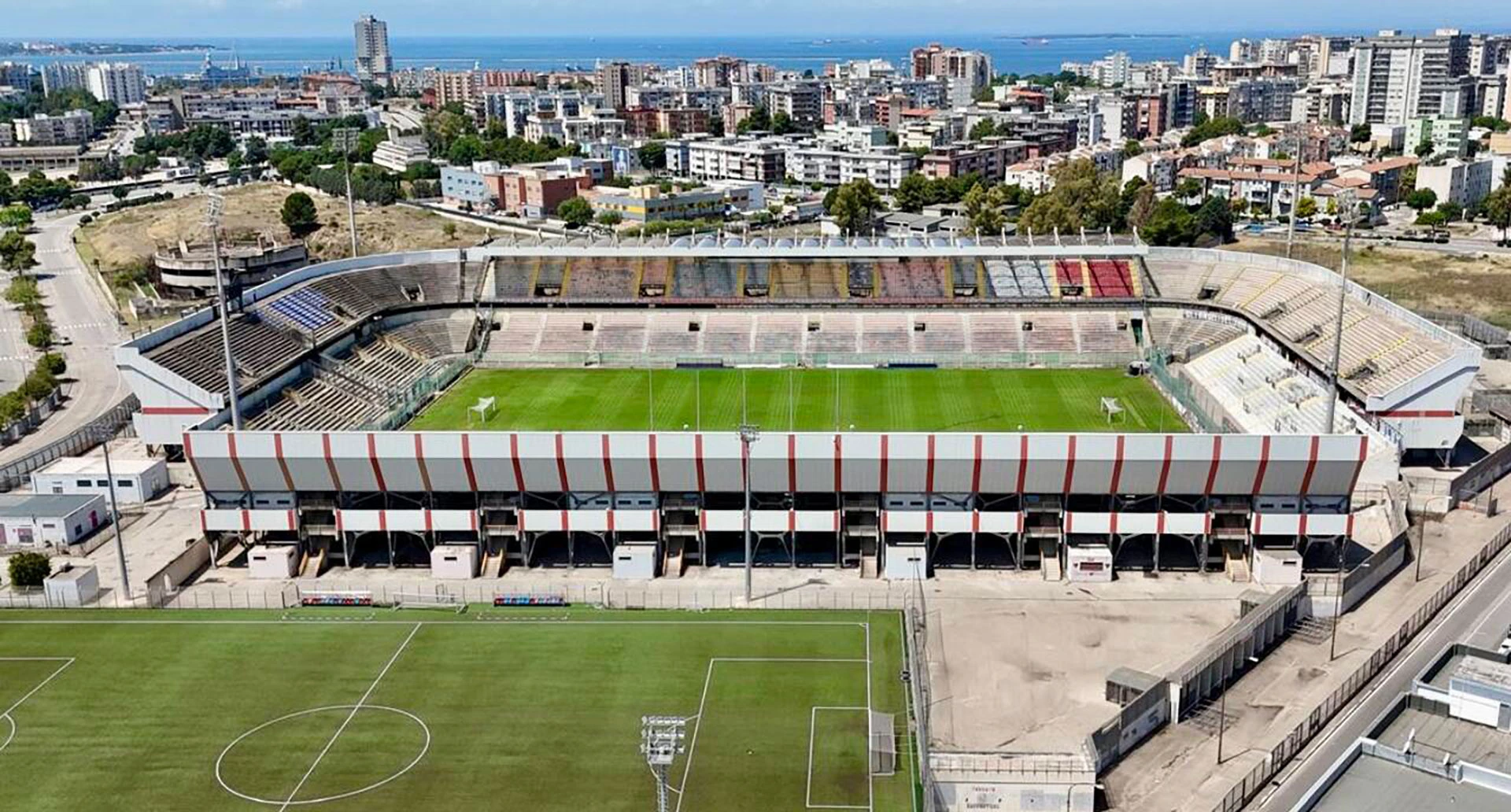 Stadio Erasmo Iacovone, cantiere Impresit Lavori S.p.A. a Taranto